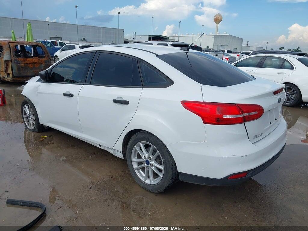 1FADP3E24HL262063 2017 FORD FOCUS photo no. 3
