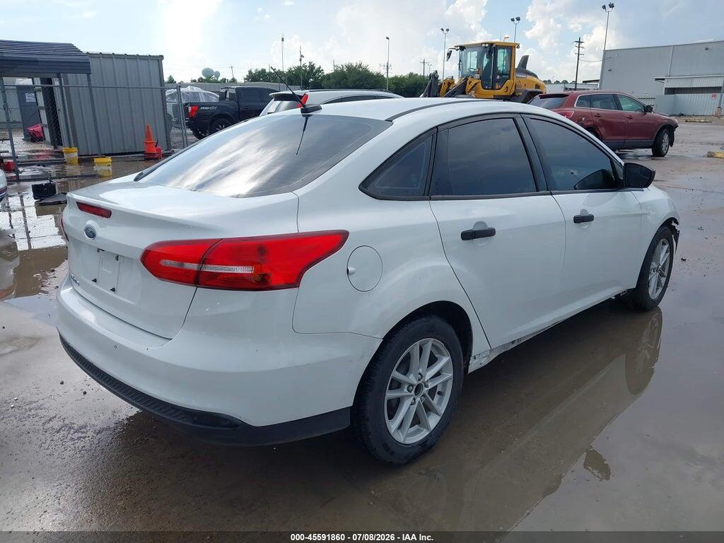 1FADP3E24HL262063 2017 FORD FOCUS photo no. 4