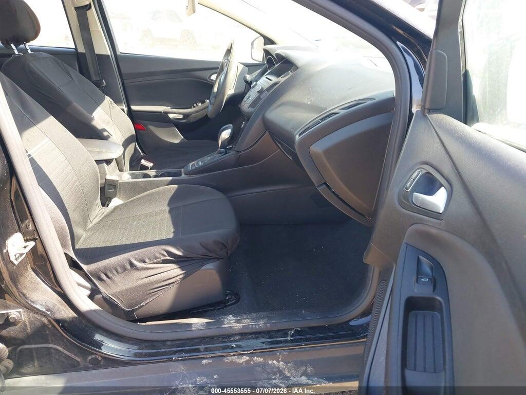 1FADP3F25HL223867 2017 FORD FOCUS photo no. 5