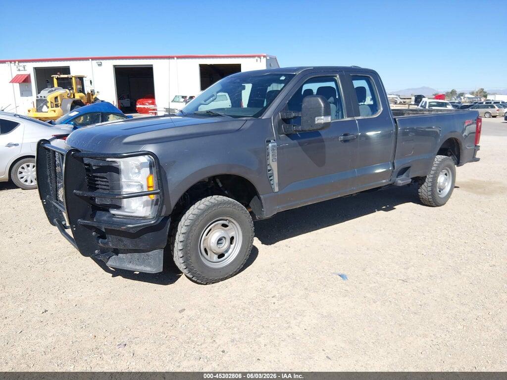 1FT7X2BA0PED83284 2023 FORD F-250 photo no. 2