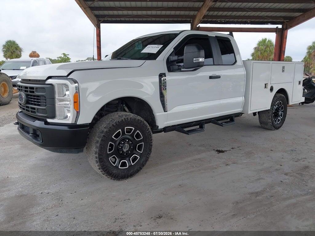 1FT7X2BA9PEC60423 2023 FORD F-250 photo no. 2