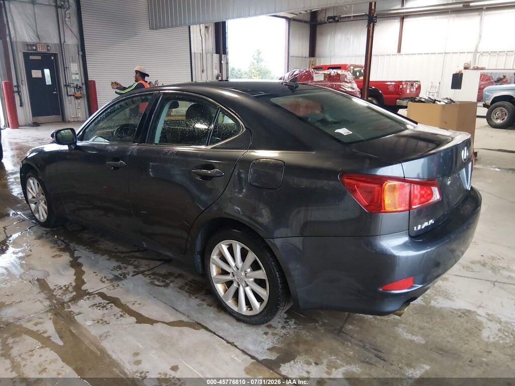 JTHCF5C22A5039021 2010 LEXUS IS 250 photo no. 3