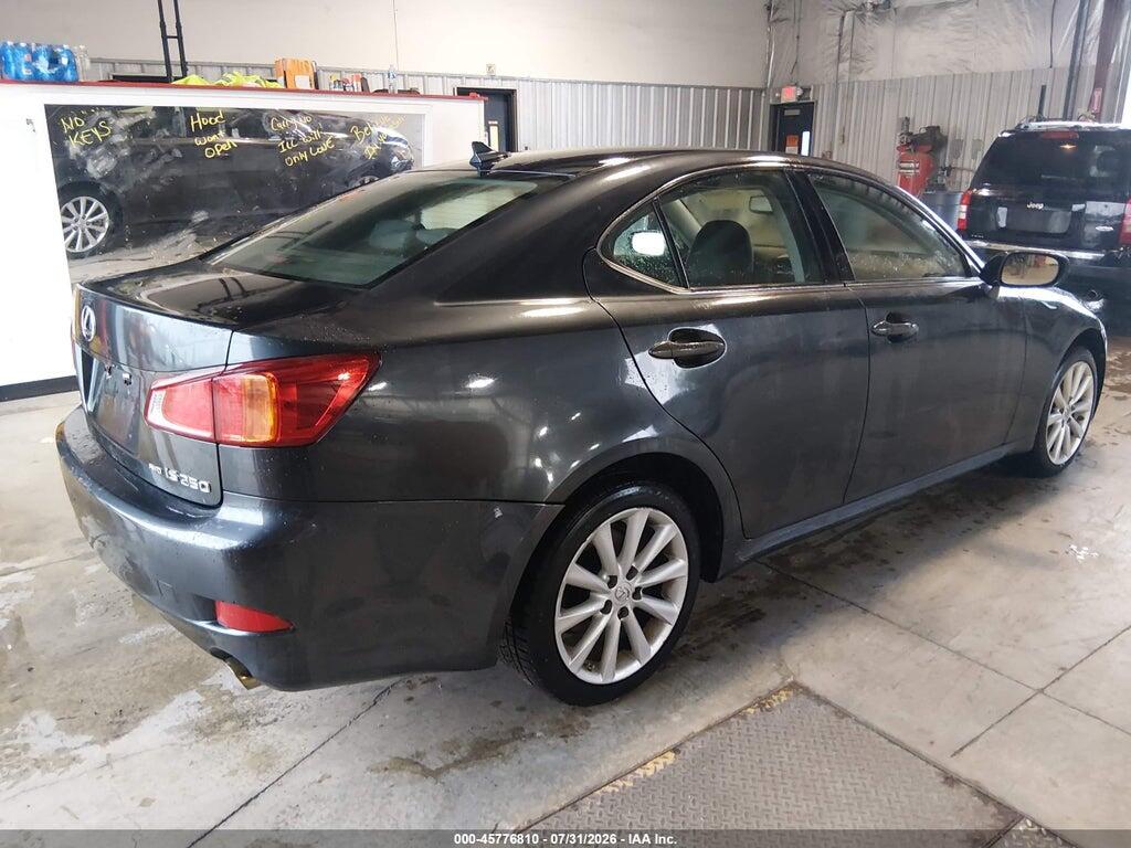 JTHCF5C22A5039021 2010 LEXUS IS 250 photo no. 4
