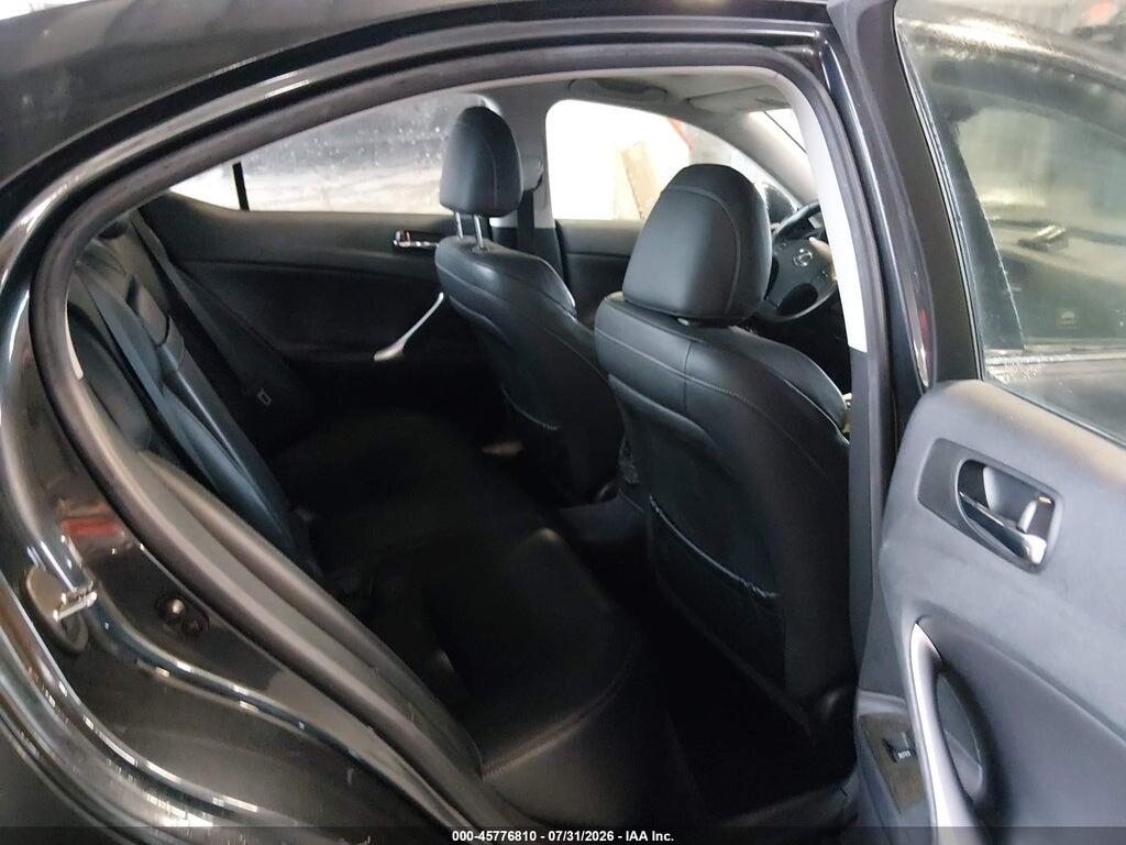 JTHCF5C22A5039021 2010 LEXUS IS 250 photo no. 8