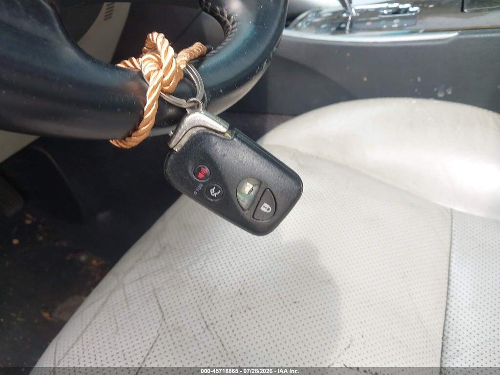 JTHBF5C26A5110779 2010 LEXUS IS 250 photo no. 11