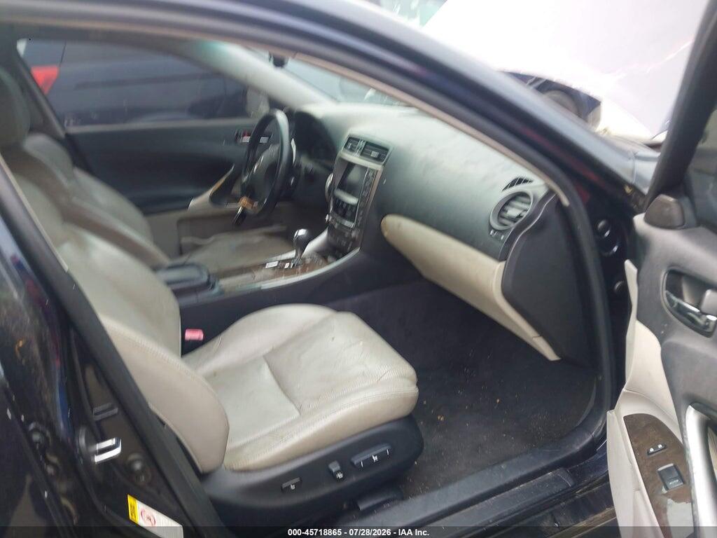 JTHBF5C26A5110779 2010 LEXUS IS 250 photo no. 5