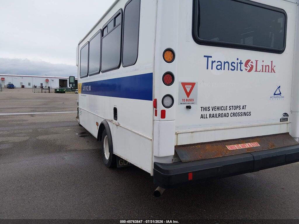 1FDFE4FS4JDC34630 2018 FORD E-450 CUTAWAY photo no. 3