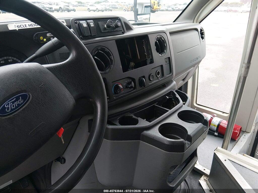 1FDFE4FS1JDC37291 2018 FORD E-450 CUTAWAY photo no. 7