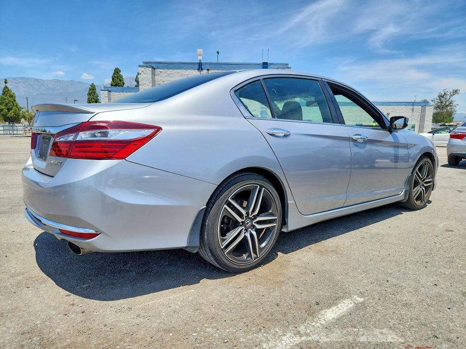 1HGCR2F57HA030248 2017 HONDA ACCORD photo no. 3