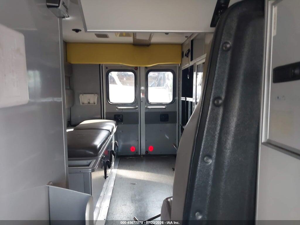 1FDWE3FS6GDC17931 2016 FORD E-350 CUTAWAY photo no. 6