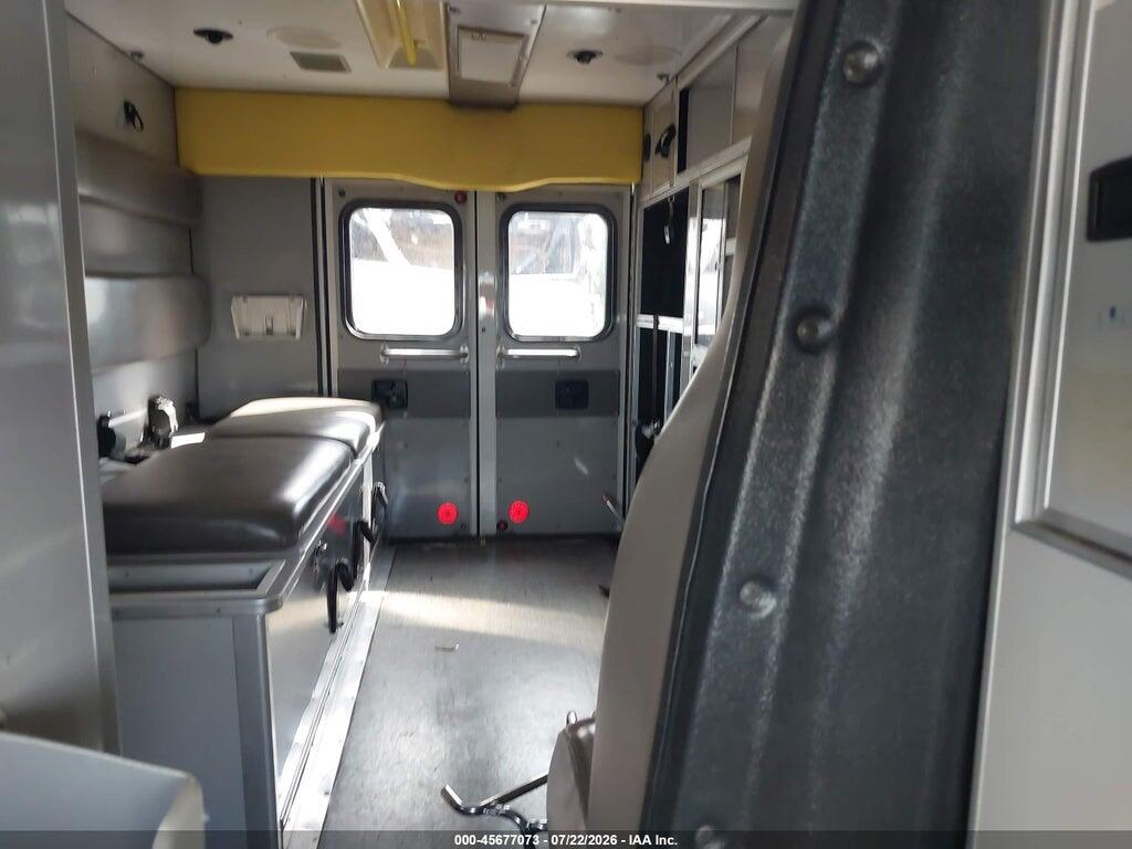 1FDWE3FS6GDC17931 2016 FORD E-350 CUTAWAY photo no. 7