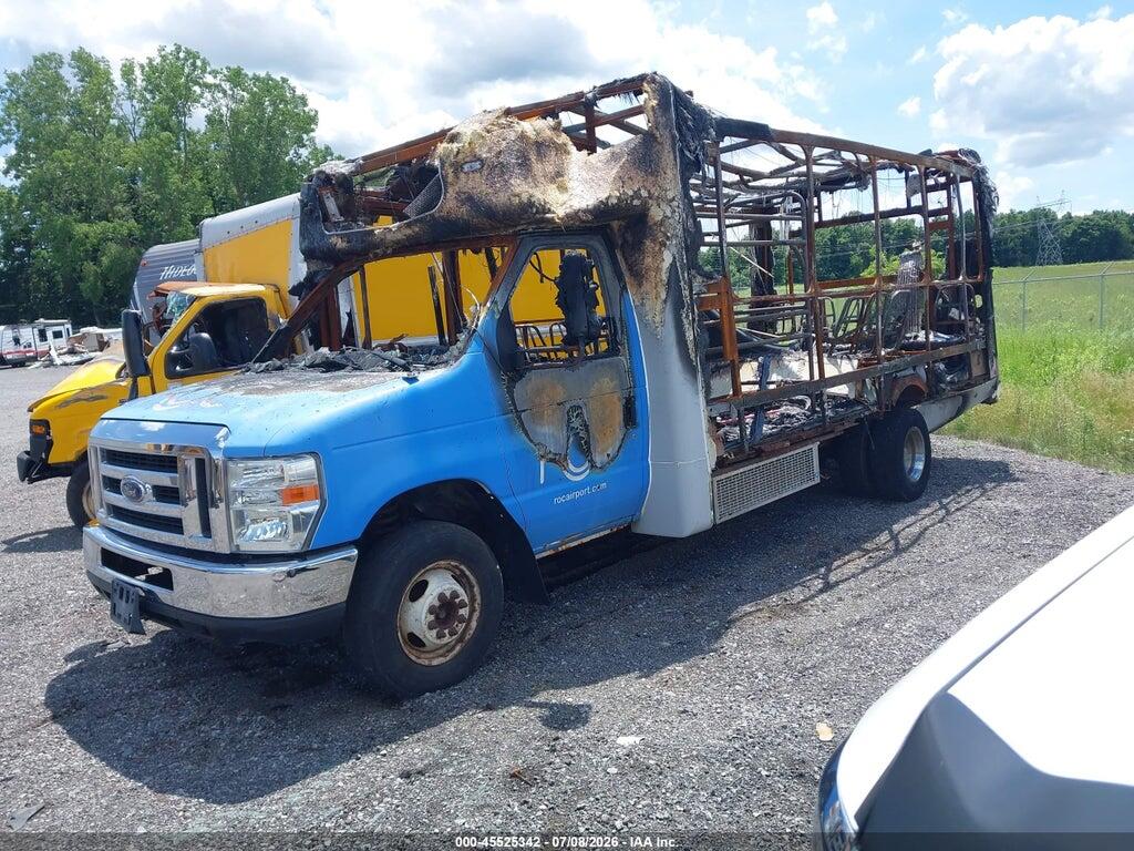 1FDFE4FS5GDC55043 2016 FORD E-450 CUTAWAY photo no. 2