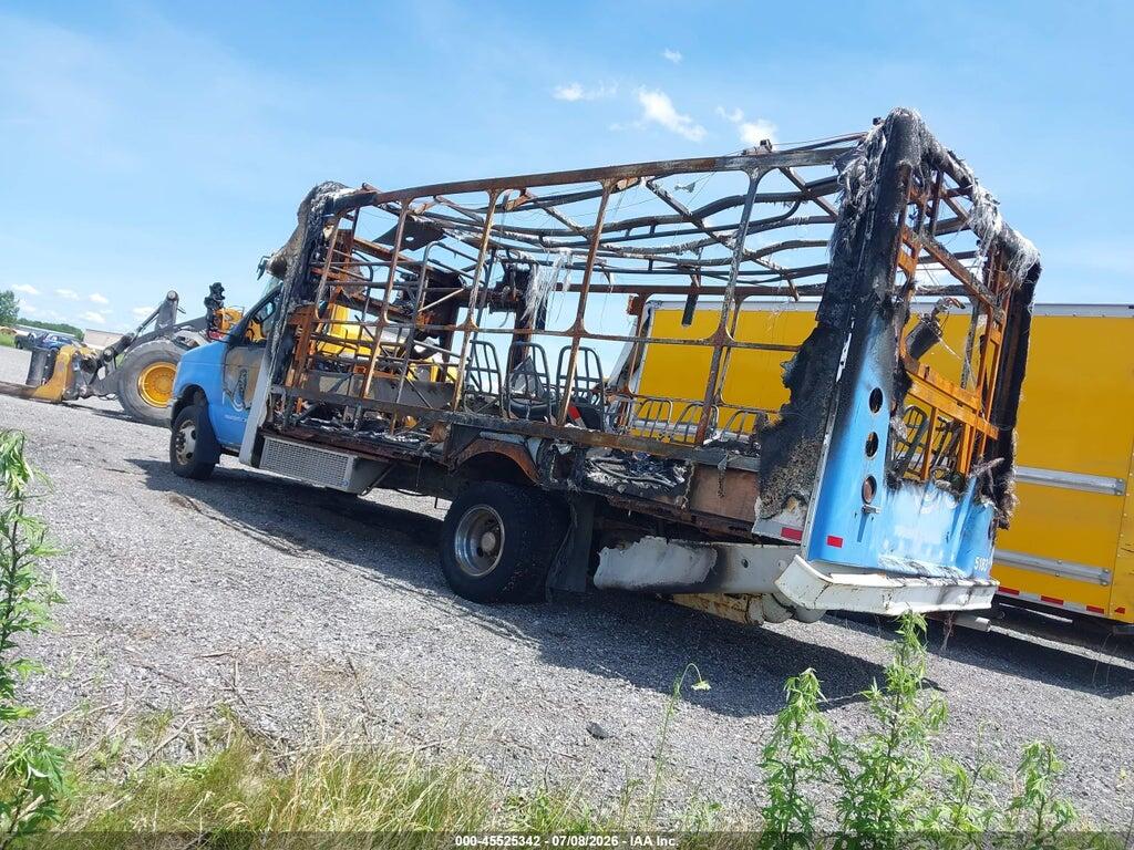 1FDFE4FS5GDC55043 2016 FORD E-450 CUTAWAY photo no. 3