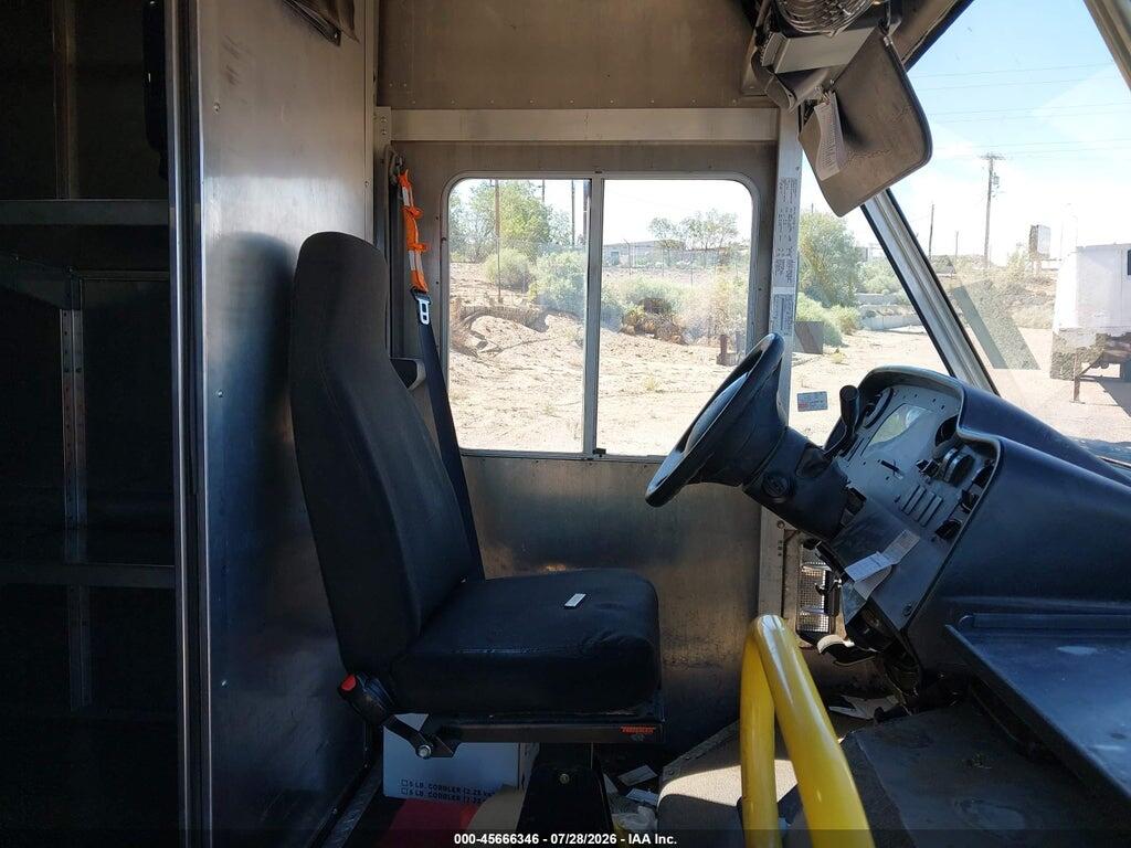 1FC3E4KLXGDC06135 2016 FORD E-450 STRIPPED photo no. 2