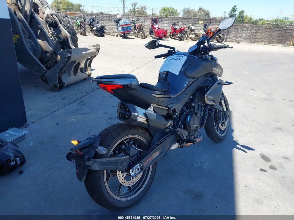 LCEPEYL49R6000439 2024 CF MOTO 800NK photo no. 4