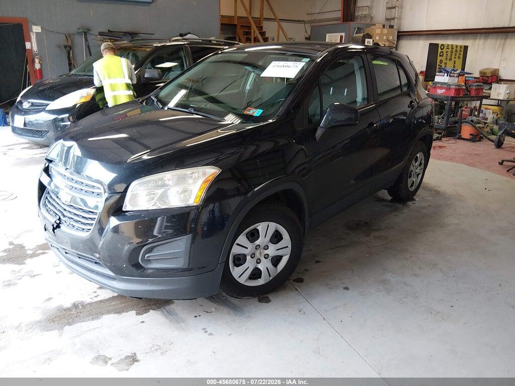 KL7CJKSB2FB082585 2015 CHEVROLET TRAX photo no. 2