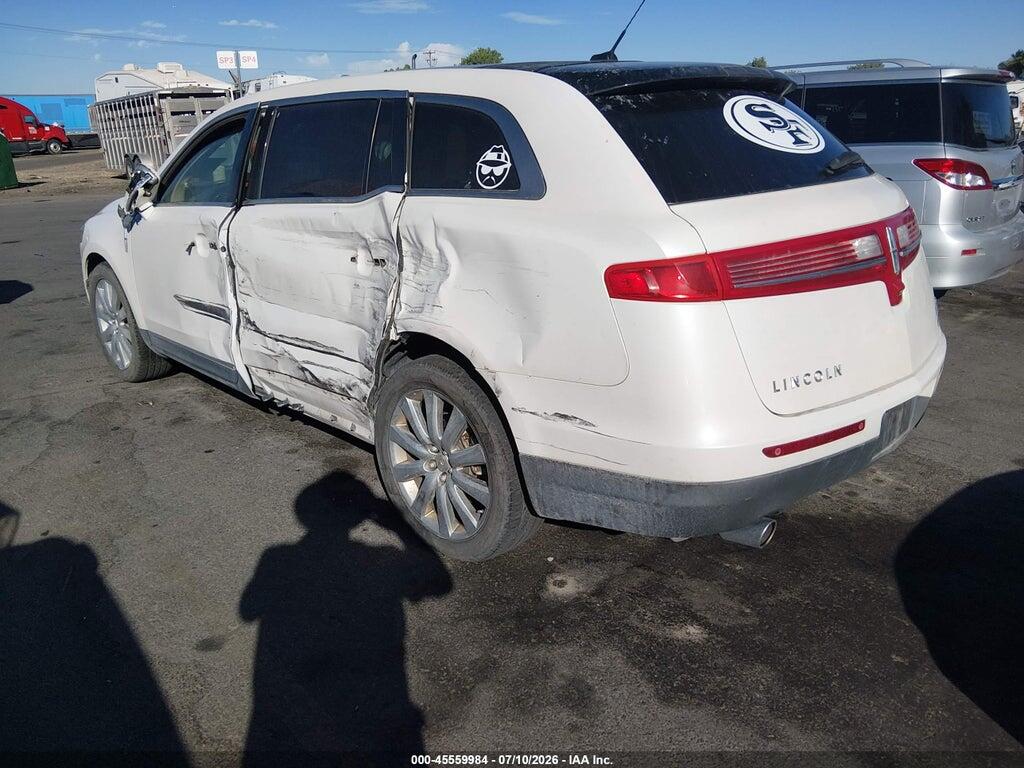 2LMHJ5AR3ABJ11362 2010 LINCOLN MKT photo no. 3