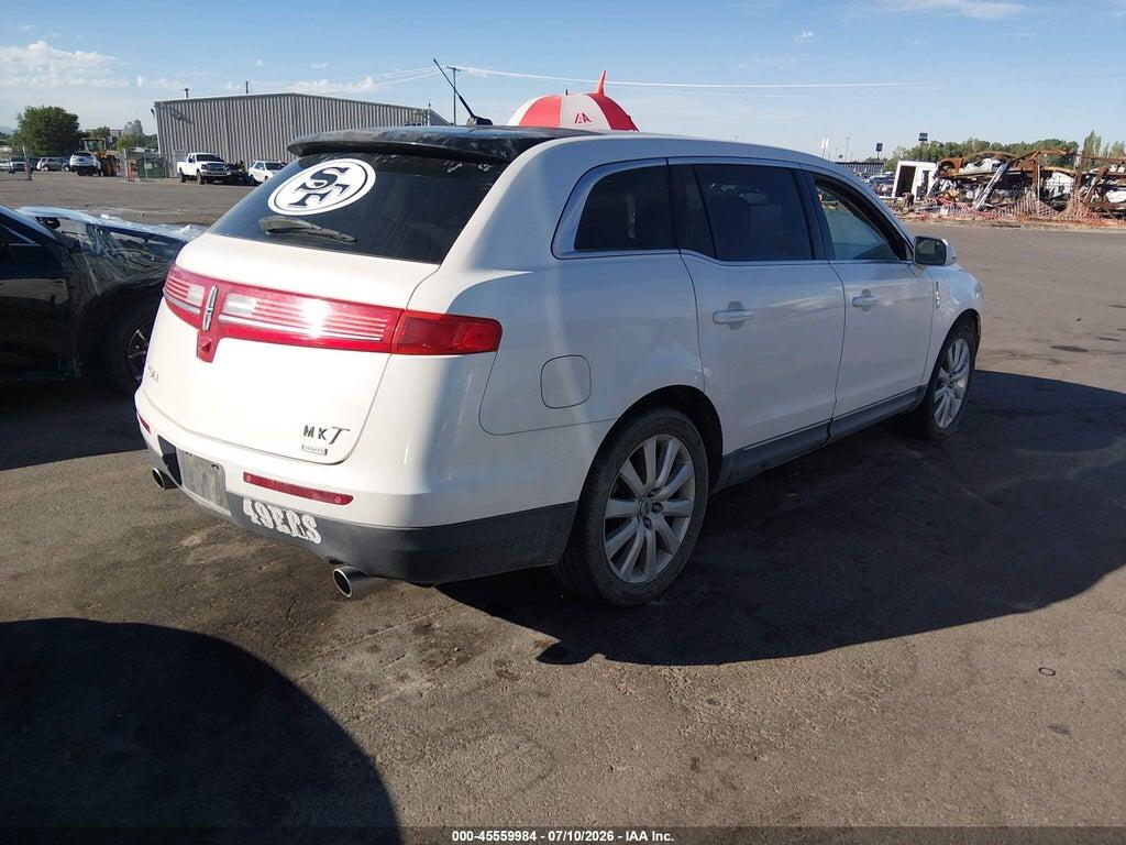 2LMHJ5AR3ABJ11362 2010 LINCOLN MKT photo no. 4