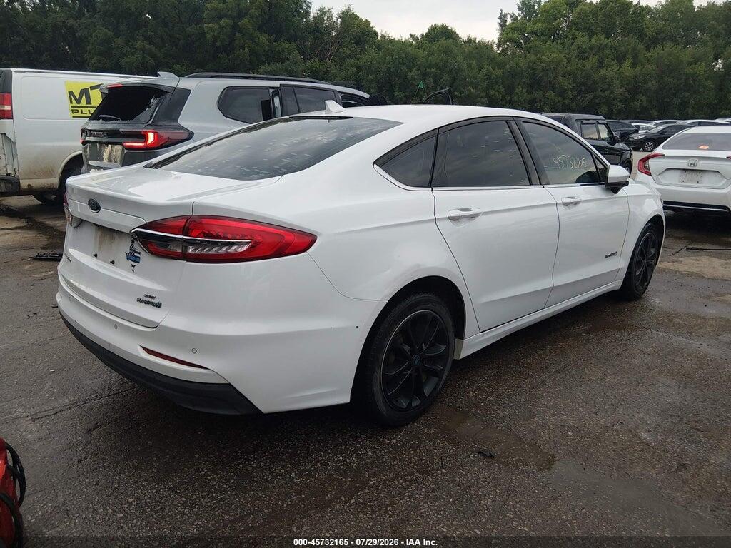 3FA6P0LU5KR118302 2019 FORD FUSION HYBRID photo no. 4