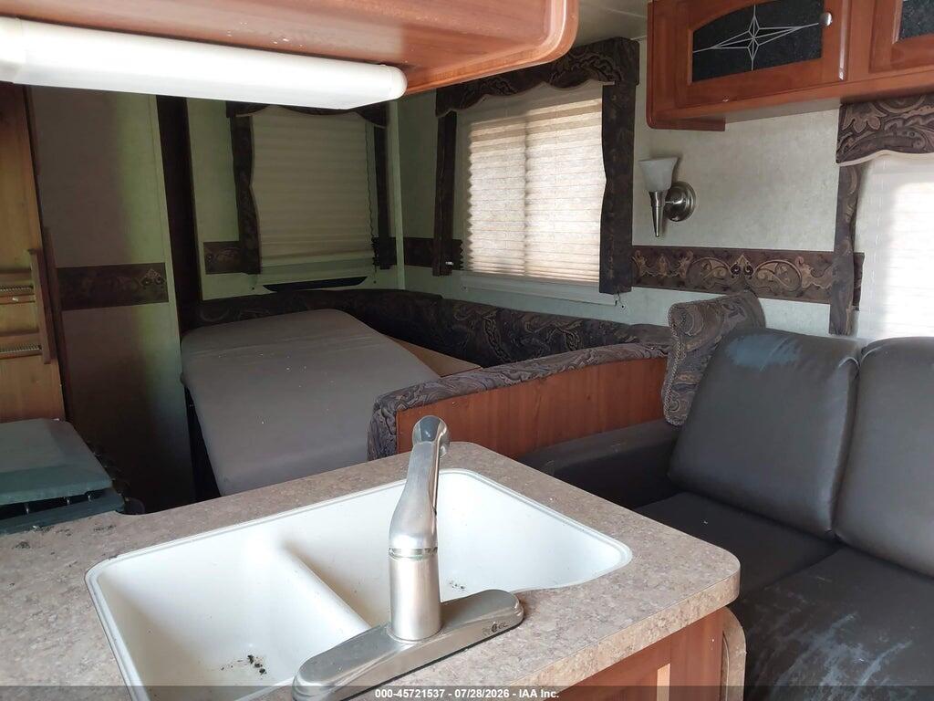 4X4FRLD2XD1846384 2013 FOREST RIVER ROCKWOOD SIGNATURE ULTRA LITE 5TH WHL TRAVEL TRAILER photo no. 5