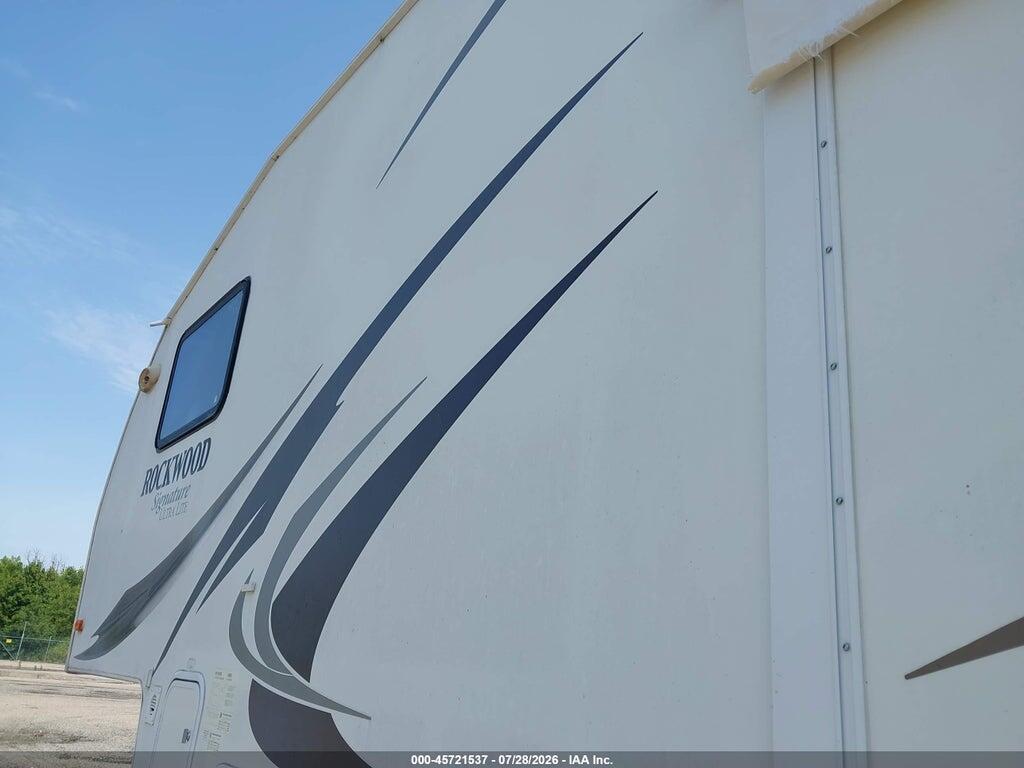 4X4FRLD2XD1846384 2013 FOREST RIVER ROCKWOOD SIGNATURE ULTRA LITE 5TH WHL TRAVEL TRAILER photo no. 6