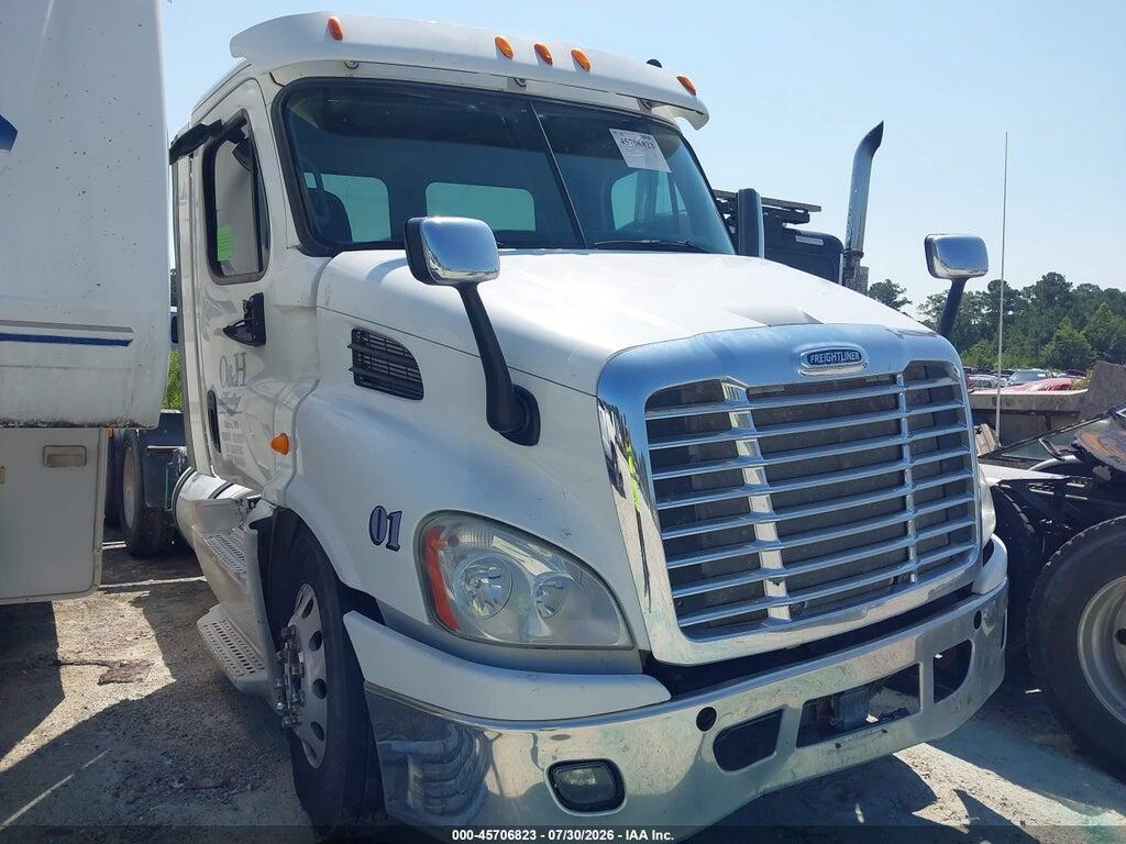 1FUJGBDV7DLFD0866 2013 FREIGHTLINER CASCADIA 113 photo no. 1