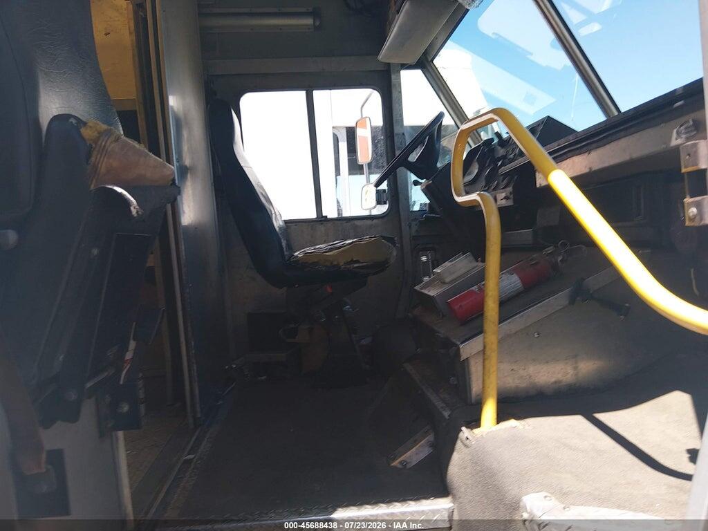 4UZAC3DV1DCFF6884 2013 FREIGHTLINER CHASSIS photo no. 3
