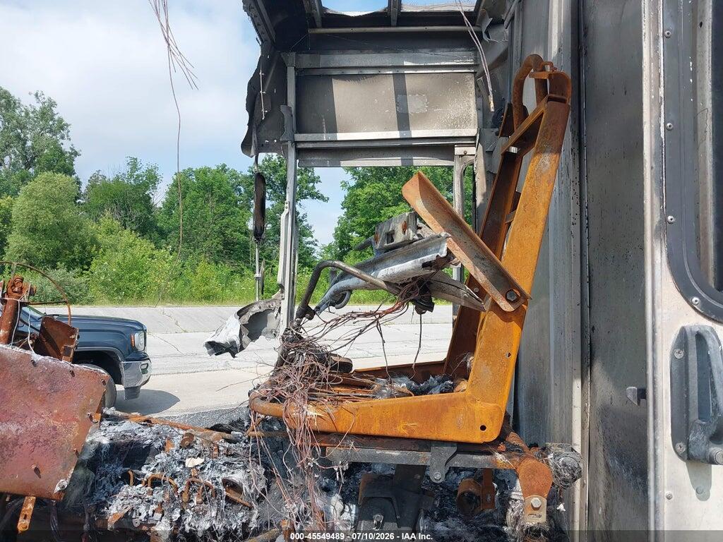 4UZAAPDU5DCFB9003 2013 FREIGHTLINER CHASSIS photo no. 5