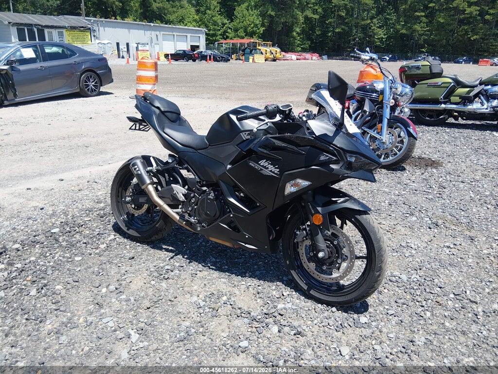 ML5EXGG11TDA91993 2026 KAWASAKI EX500 photo no. 1