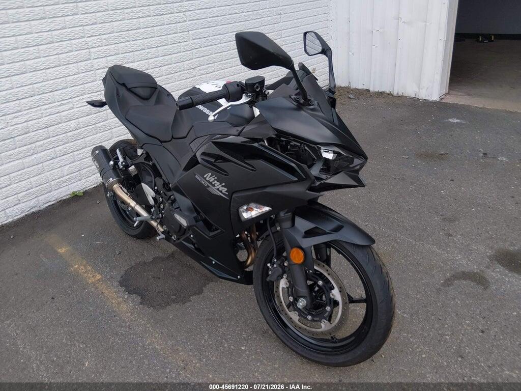 ML5EXGH18TDA73439 2026 KAWASAKI EX500 photo no. 1