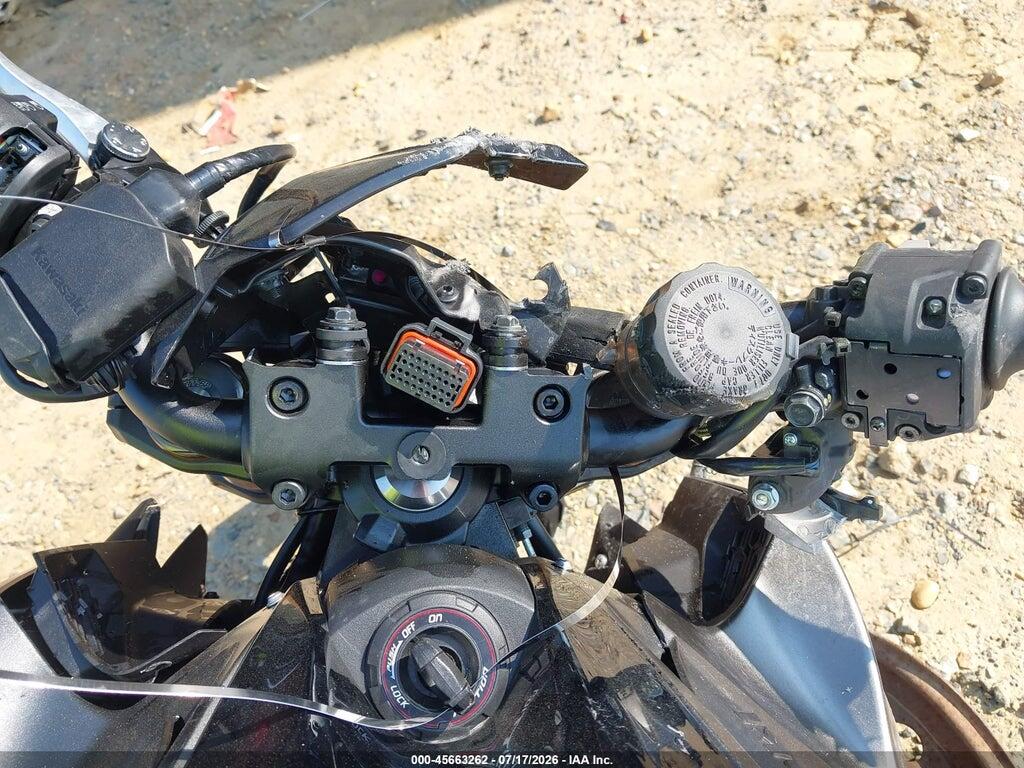 JKAZRBH13TA000119 2026 KAWASAKI ZR1100 photo no. 7
