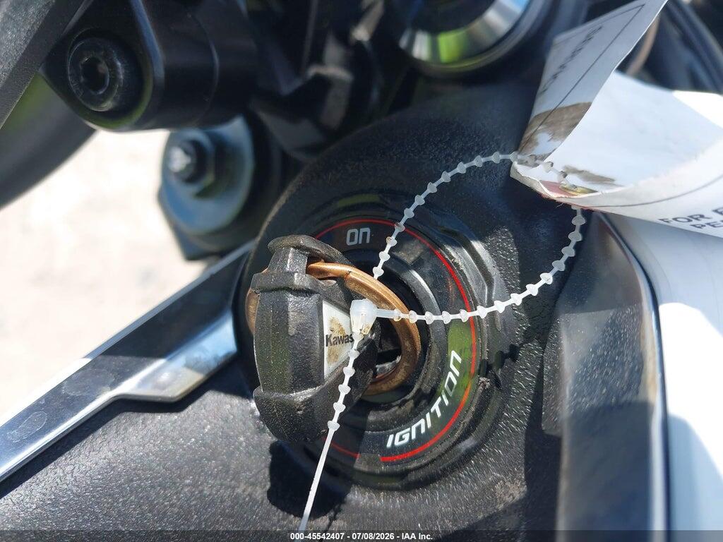 ML5ZRDS17TDA10027 2026 KAWASAKI ZR900 photo no. 11