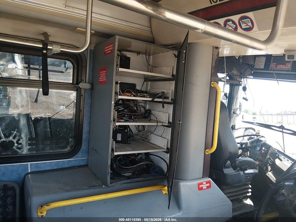 15GGB271791176837 2009 GILLIG TRANSIT BUS photo no. 12