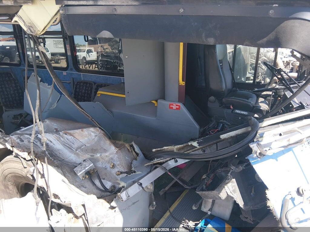 15GGB271791176837 2009 GILLIG TRANSIT BUS photo no. 5