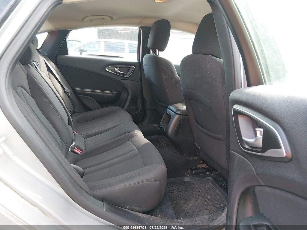 1C3CCCAB5FN502234 2015 CHRYSLER 200 photo no. 8