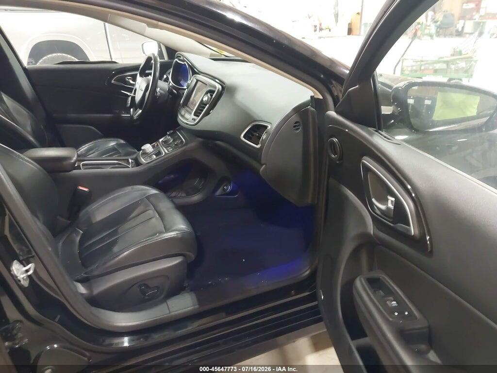1C3CCCCG2FN581094 2015 CHRYSLER 200 photo no. 5
