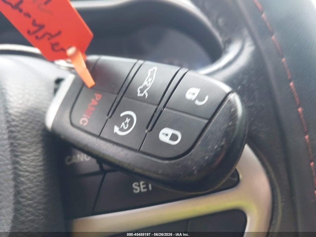 1C3CCCAB1FN590621 2015 CHRYSLER 200 photo no. 11
