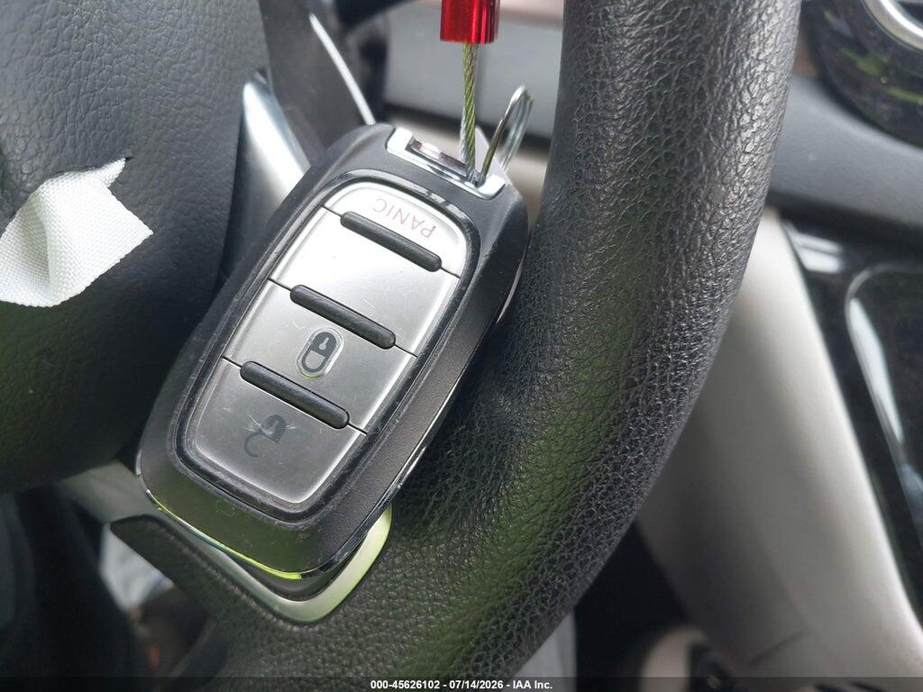 2C4RC1CG7LR216208 2020 CHRYSLER VOYAGER photo no. 11