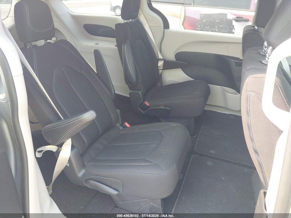 2C4RC1CG7LR216208 2020 CHRYSLER VOYAGER photo no. 8