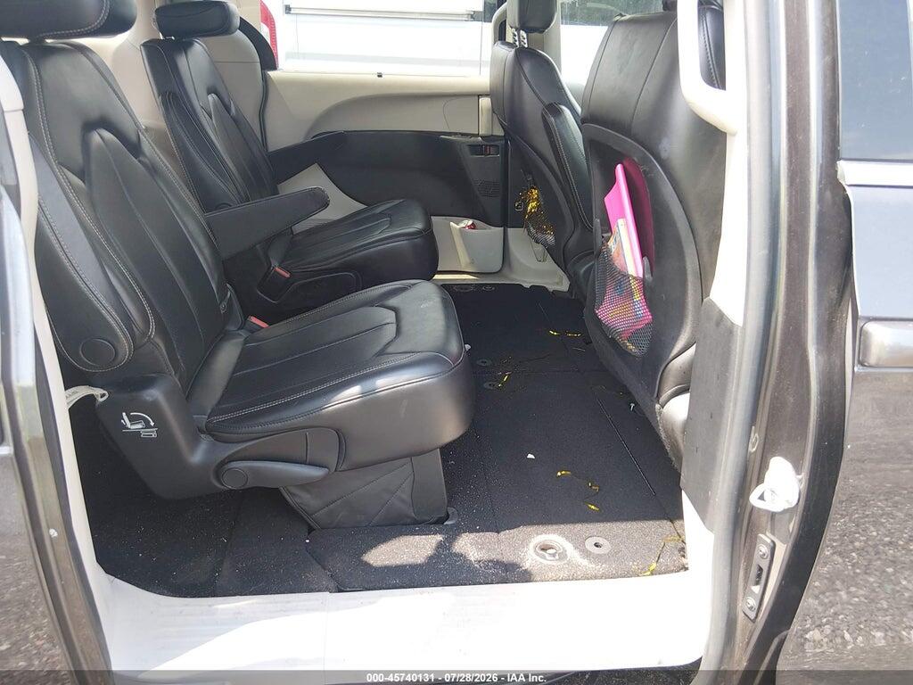 2C4RC1DG0LR257276 2020 CHRYSLER VOYAGER photo no. 8