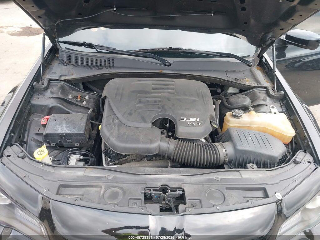 2C3CCABG1LH131379 2020 CHRYSLER 300 photo no. 10