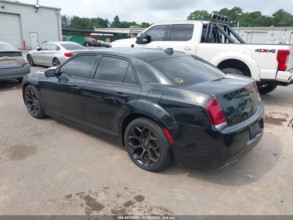 2C3CCABG1LH131379 2020 CHRYSLER 300 photo no. 3