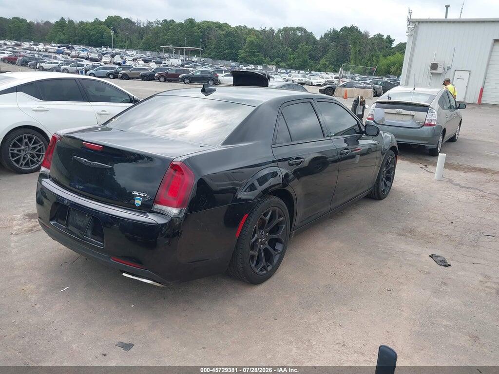 2C3CCABG1LH131379 2020 CHRYSLER 300 photo no. 4