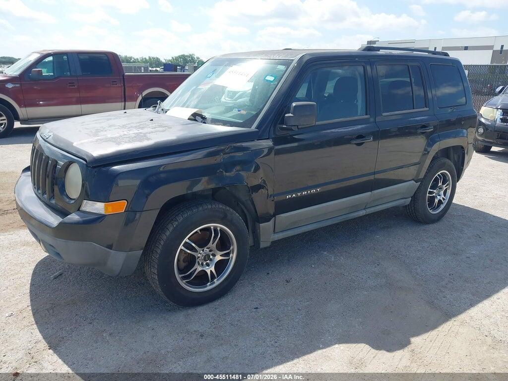1J4NF1GB5BD158258 2011 JEEP PATRIOT photo no. 2