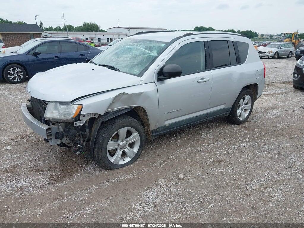 1J4NF1FB5BD248396 2011 JEEP COMPASS photo no. 2