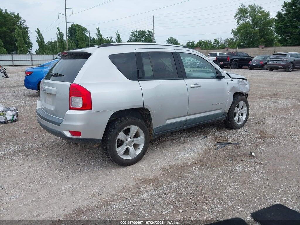 1J4NF1FB5BD248396 2011 JEEP COMPASS photo no. 4