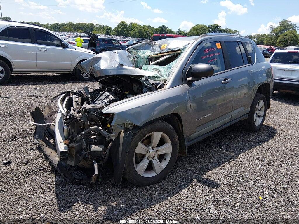 1J4NT5FB7BD287524 2011 JEEP COMPASS photo no. 2