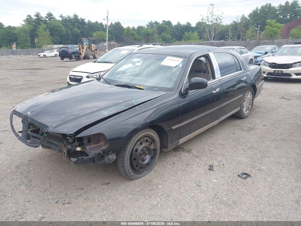 2LNBL8CV7AX751925 2010 LINCOLN TOWN CAR photo no. 2