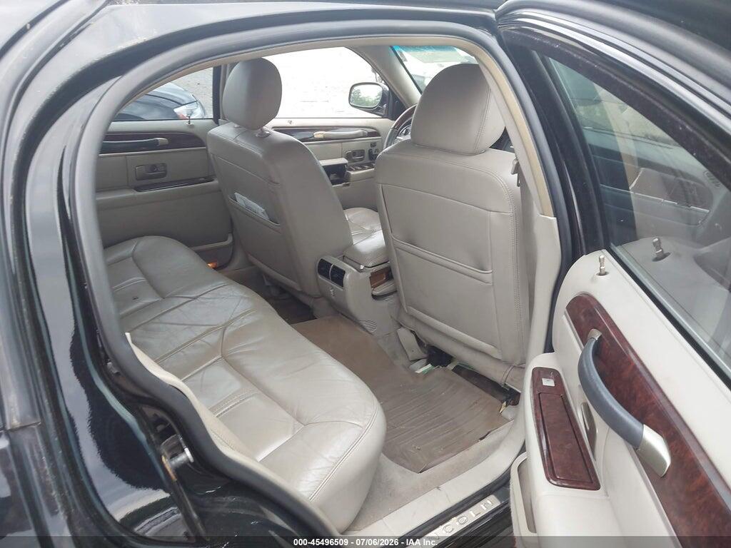 2LNBL8CV7AX751925 2010 LINCOLN TOWN CAR photo no. 8