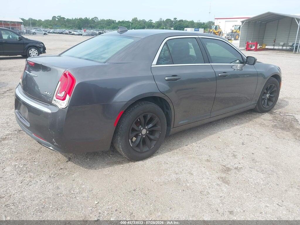 2C3CCAAG0FH853545 2015 CHRYSLER 300 photo no. 4
